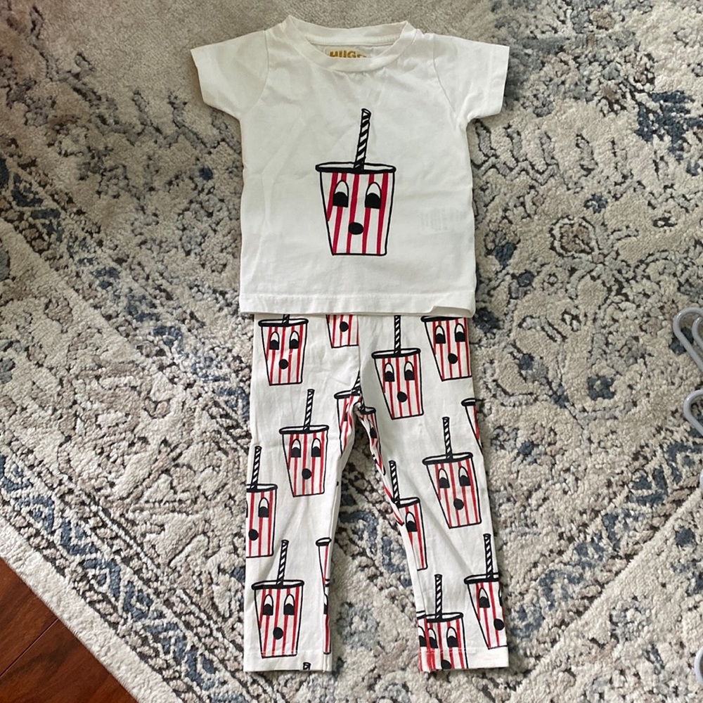Hugo Loves Tiki shirt and leggings set